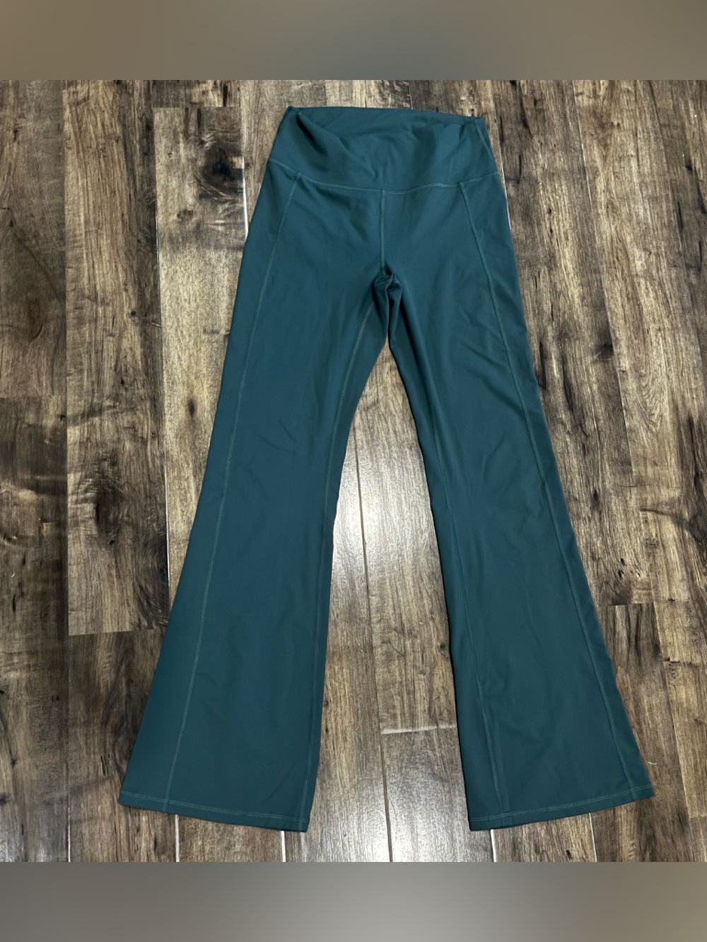 Fabletics Solid Logo Wide Waistband flare Leggings Women’s Medium